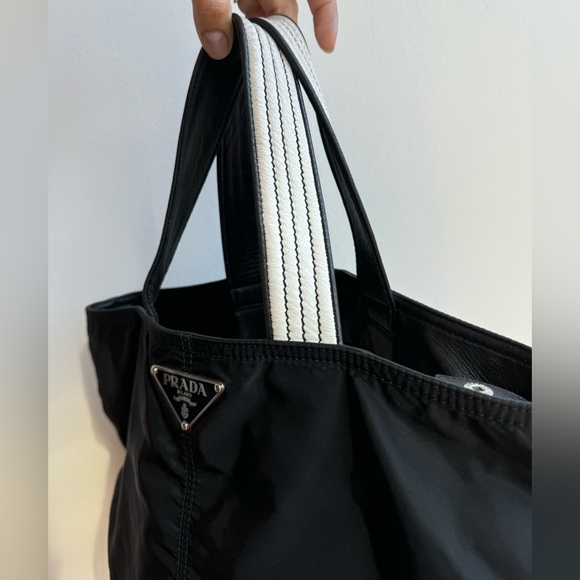 RARE VINTAGE Prada Nylon Tote with Leather Handle - Picture 3 of 9